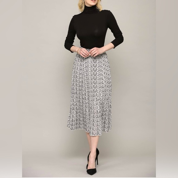 High Waist Polka Dot Pleated Midi Swing Skirt with Pockets -white/black - Picture 2 of 6